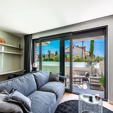 Luxury Luna With Private, Heated Pool דירה