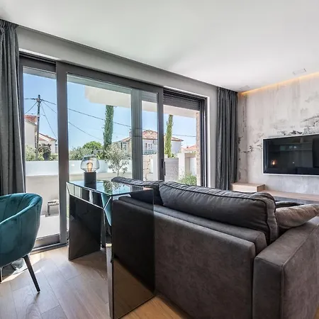 Luxury Luna With Private, Heated Pool Appartement *
