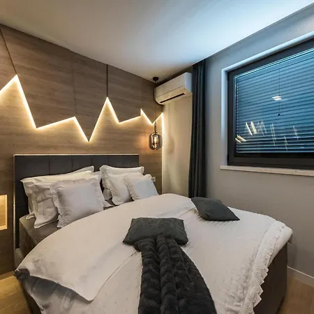 Luxury Luna With Private, Heated Pool Appartement Zadar