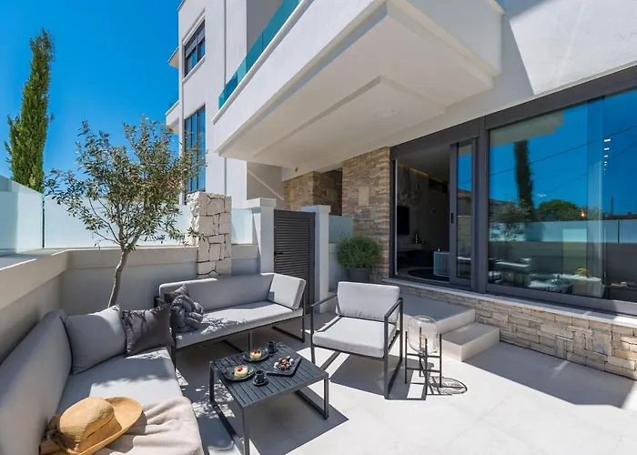Luxury Luna With Private, Heated Pool Appartement *