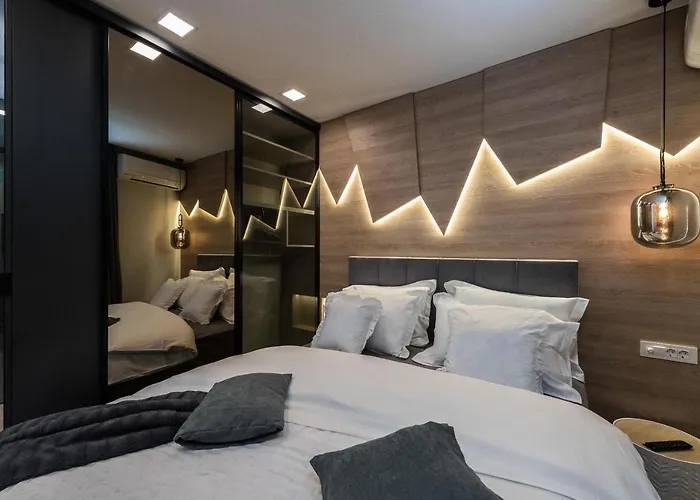 Luxury Luna With Private, Heated Pool Apartment Zadar