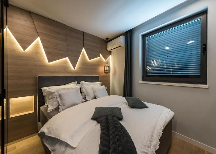 Luxury Luna With Private, Heated Pool Appartement Zadar