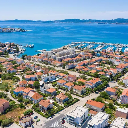 Luxury Luna With Private, Heated Pool Apartment