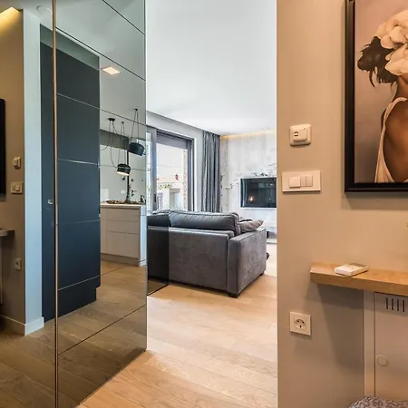 Luxury Luna With Private, Heated Pool Apartment