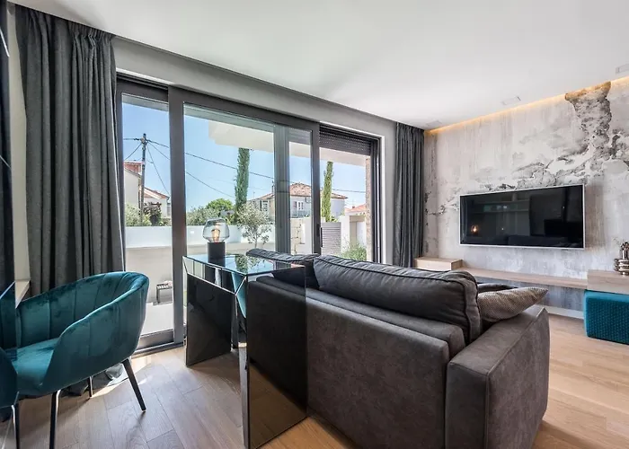 Luxury Luna With Private, Heated Pool דירה *